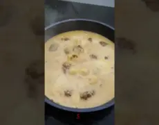 Descubre cómo preparar deliciosas albóndigas en salsa de curry: la receta de boller i karry