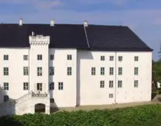 Descubre la magia de Dragsholm Slot en Hørve: Un tesoro histórico en Dinamarca