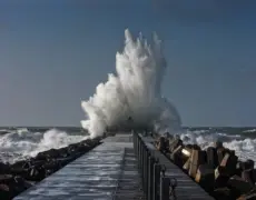 Descubre la emoción de hacer una travesía en kayak por el impresionante fiordo de Limfjord