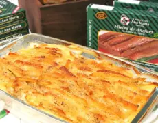 Descubre cómo preparar el delicioso Janssons frestelse: Gratinado de patatas con anchoas