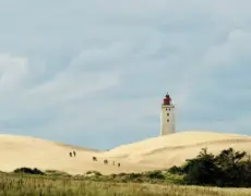 Descubre la impresionante belleza de la Laguna de Nørre Nebel en Dinamarca: ¡un paraíso natural por explorar!