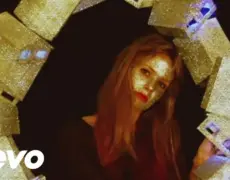 Descubre el encanto del Indie Pop con Oh Land: La artista danesa que debes conocer