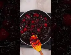 Descubre cómo preparar deliciosas tarteletter med rejer: Tartas de hojaldre con camarones