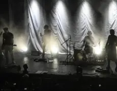 Descubre la historia y el sonido de The Raveonettes: la banda de indie rock que debes escuchar