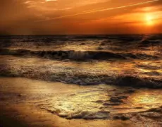 Descubre la belleza única de ver la puesta de sol en la playa de Grenen: una experiencia inolvidable