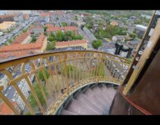 Descubre la majestuosidad de la Iglesia de Nuestro Salvador (Vor Frelsers Kirke) y disfruta de las vistas desde su torre